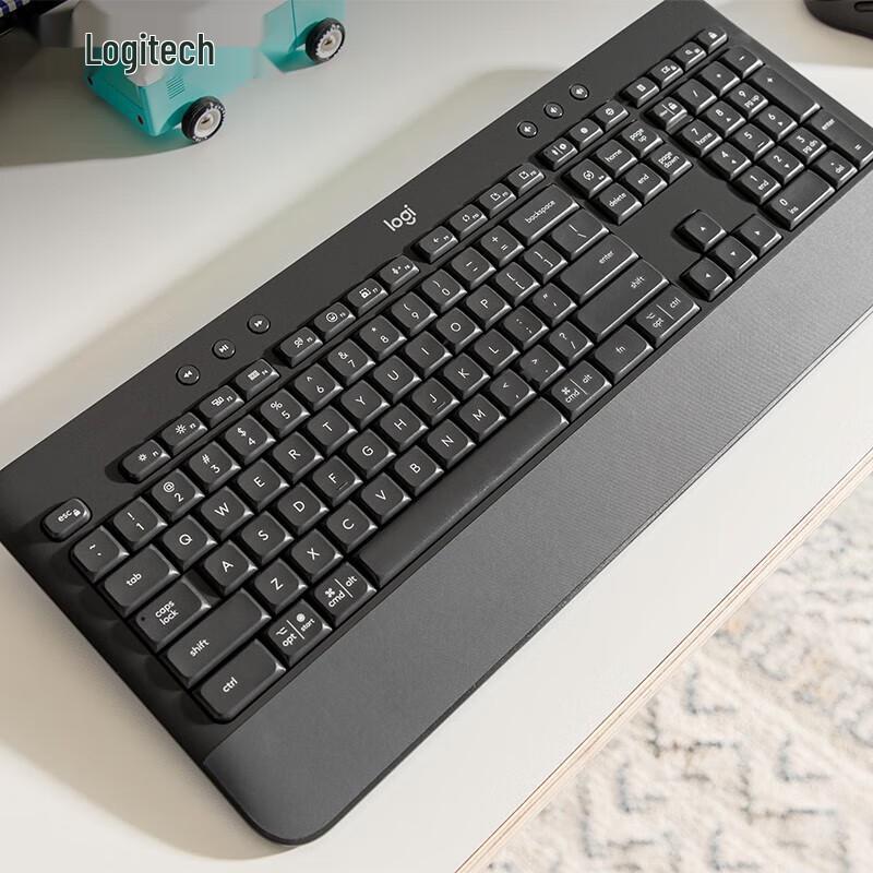 Беспроводная Bluetooth-клавиатура Logitech K650 с двумя режимами подключения Logi Bolt