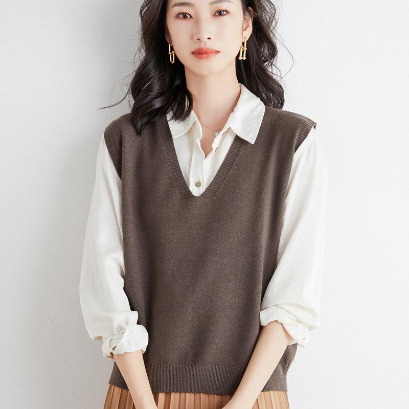 V-neck Knitted Vest for Women In Autumn and Winter Korean Style Fashionable Versatile Shoulder Style Casual Sweater for Outerwear
