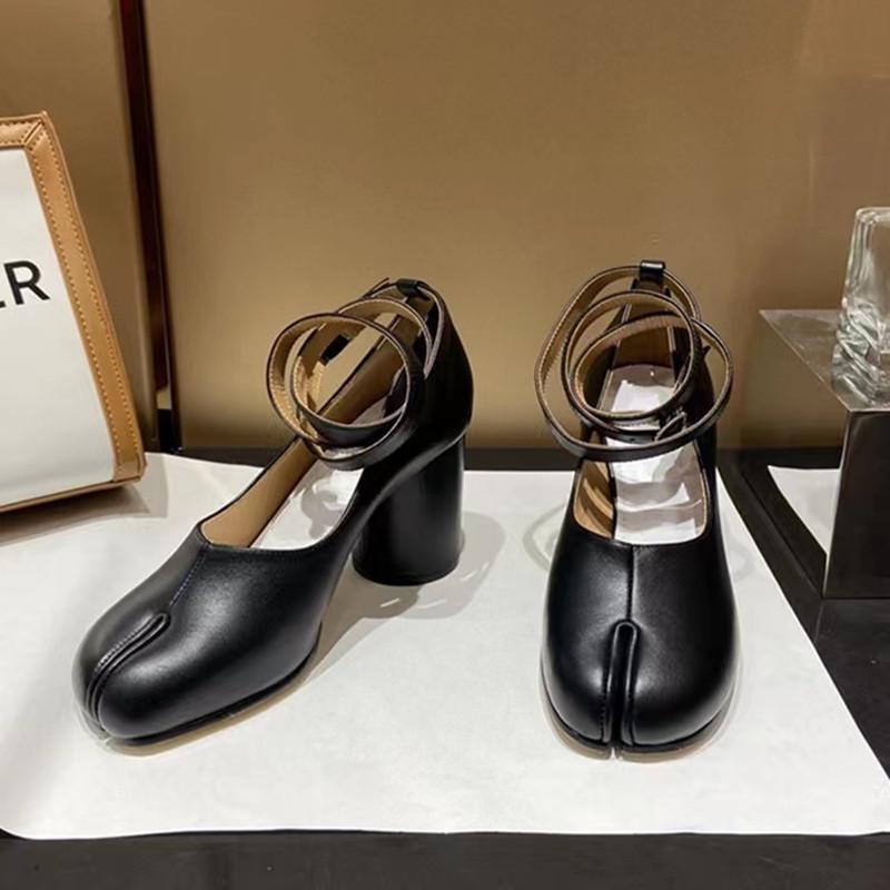 Fashion Cylindrical Heel Tabi Pumps Front Buckle High Heels Novel Design Split Toe Leather Shoes Custom Multi-Color Women Handmade Shoes