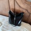 Large Capacity Messenger Bag Women's Autumn and Winter New Fashion Matte Shoulder Bag Retro Commuter Bucket Bag