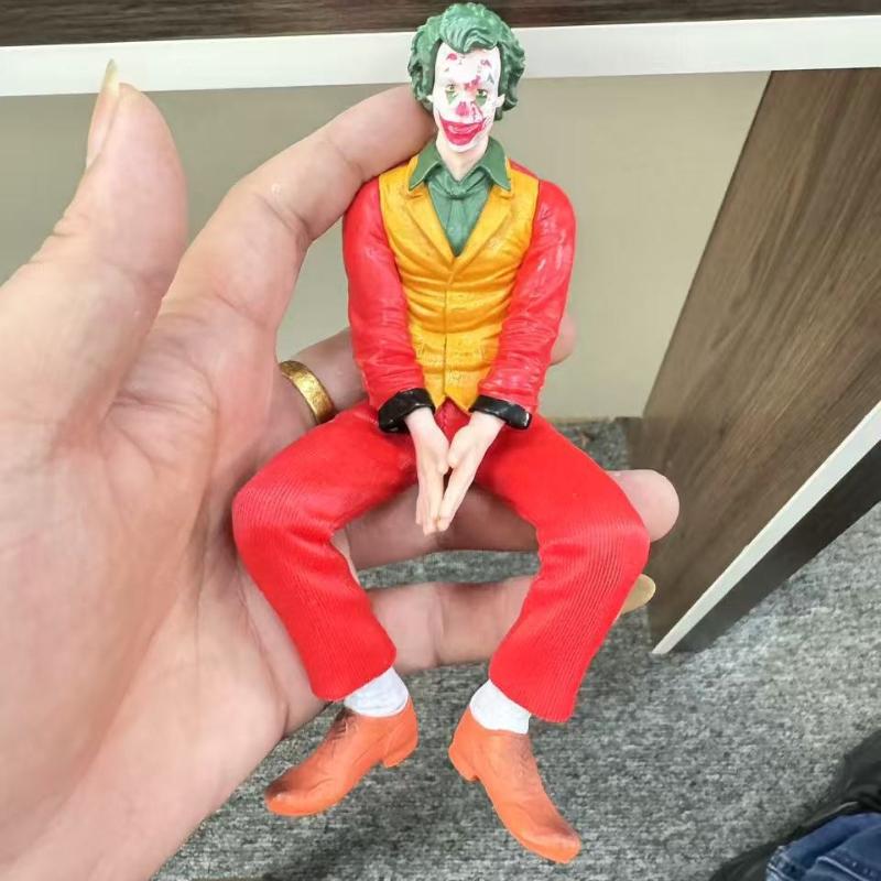 16Cm Joker Heath Ledger Action Figure Sitting Green Suit Handheld Joker Mask Doll Desktop Decoration Model Toy Christmas Gift