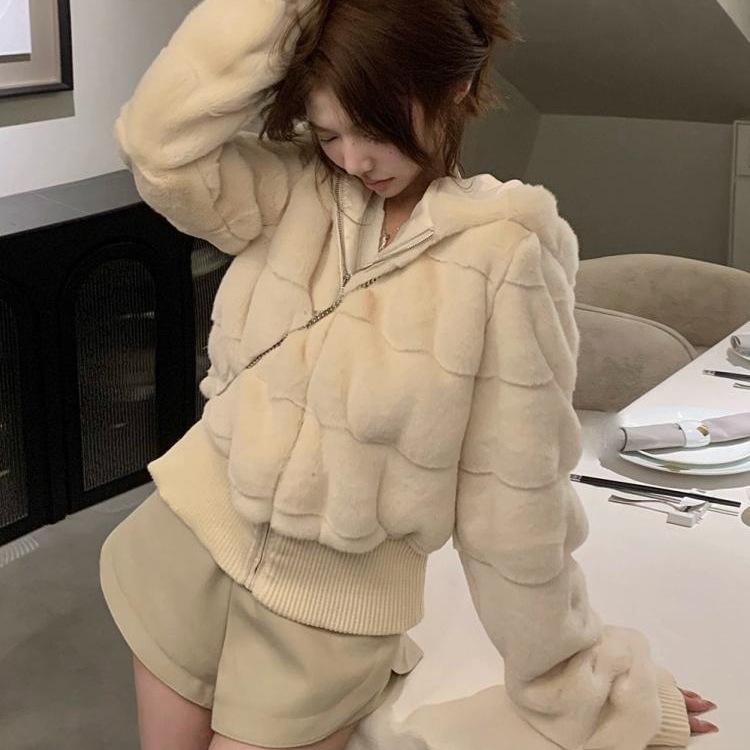 Winter New Imitation Mink Hair Celebrity Fur Women's Short Hooded Thickened Exquisite Light Fluffy Coat