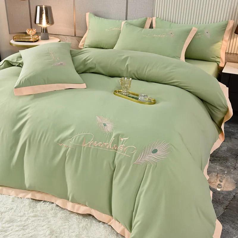 4pcs/set Soft and Comfortable Naked Sleeping Four-piece Bedding Set Feather Embroidery Quilt Cover Simple Bedding Complete Set of Bedding Set