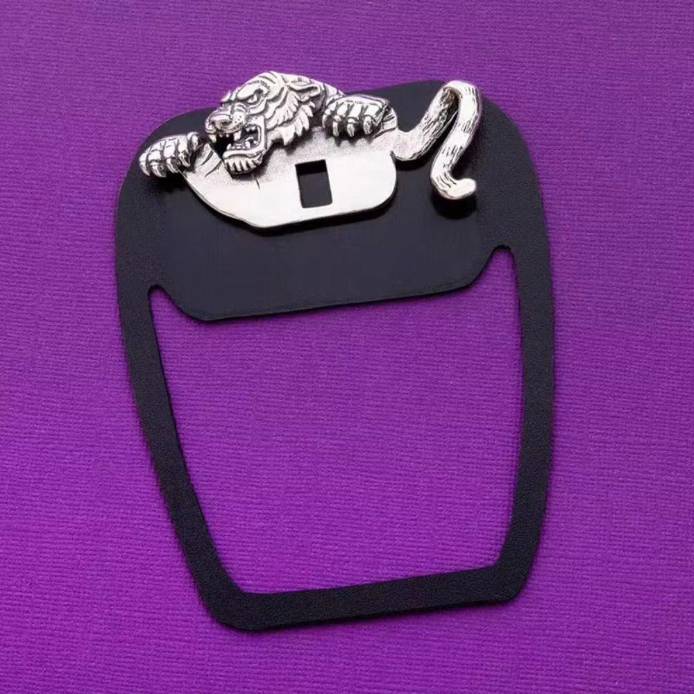 2Pcs Zinc Alloy Animal Brooches Vintage Style Exquisite Creative Lapel Pin Classic Design Tiger Brooches Gentleman Suit