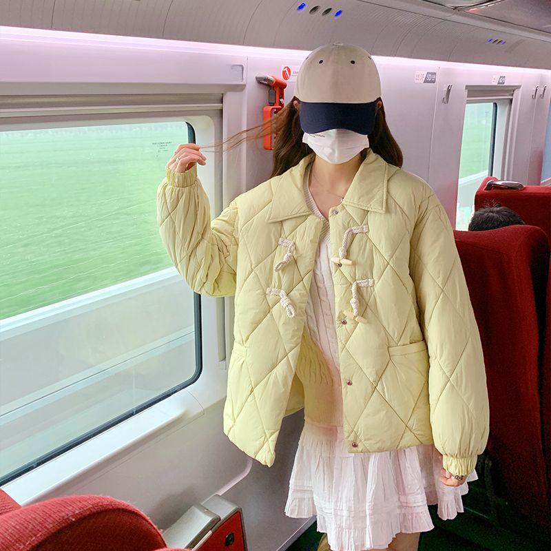 Милая и свежая куртка из корейского хлопка с роговыми пуговицами и ромбовидной сеткой и отложным воротником