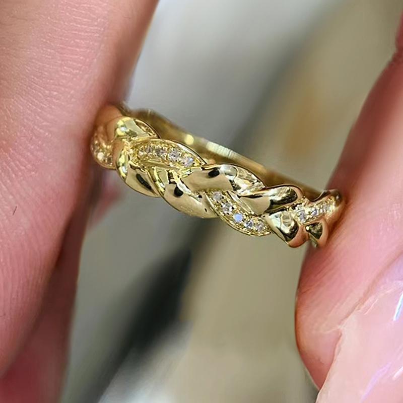 Huitan Newly Designed Women Wedding Band Rings Twist-shaped Gold Color Rings Modern Fashion Female Accessories Statement Jewelry