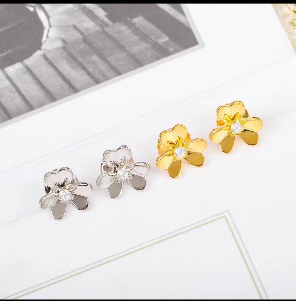 18k Rose Gold Diamond Clover Necklace & Three-Leaf Clover Earrings Set