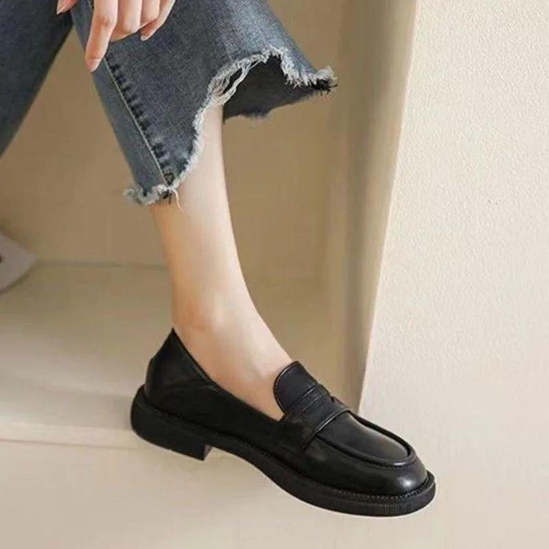 Женские мокасины на платформе, новые черные кожаные повседневные туфли без застежек для женщин, весенние британские повседневные туфли на плоской подошве, женские туфли на низком каблуке