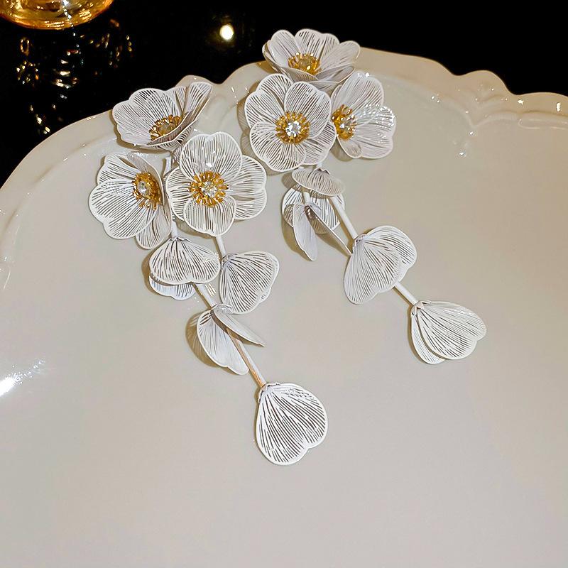 Tassel Long Earrings Butterfly Flower Tassel Earrings Niche Personality Earrings Fashionable Exaggerated Earrings