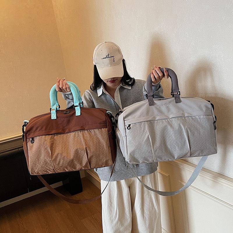 Yoga fitness bag, large-capacity travel bag for women, stylish short-trip luggage bag with dry and wet separation, independent shoe compartment,