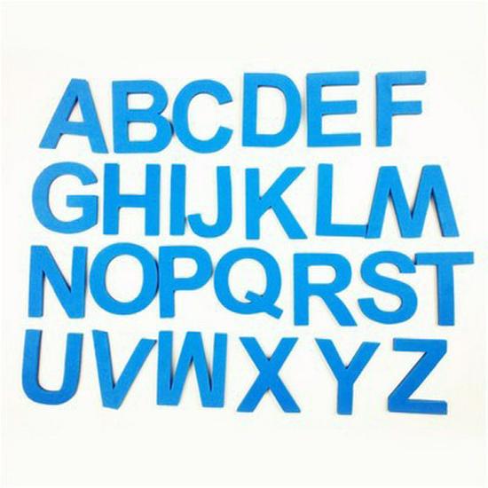 Магнитные наклейки с буквами алфавита и цифрами для раннего образования: 26 цветных заглавных букв для досок и холодильников
