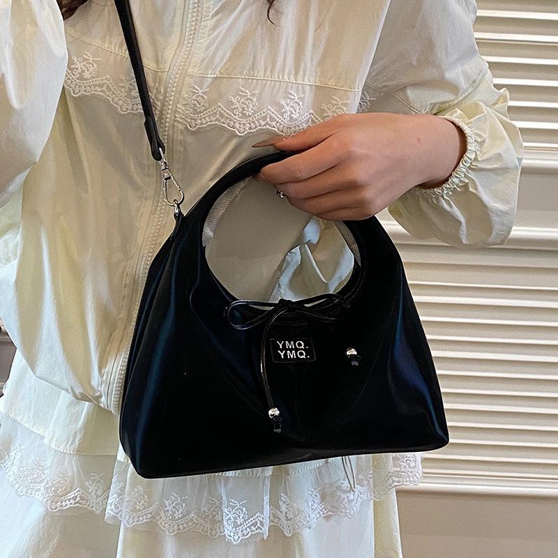 Корейская версия повседневной универсальной портативной сумки-пельменя из мягкой кожи женская весенне-летняя популярная маленькая свежая простая ветрозащитная легкая сумка-мессенджер