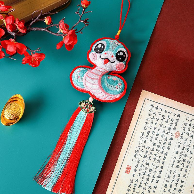 Сумка с ароматом змеи в виде колокольчика с кисточкой для автомобиля, украшения на Новый год и весенний фестиваль