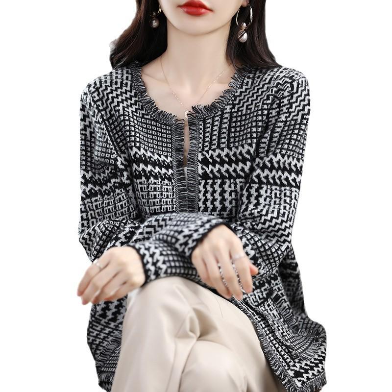 Женский кардиган в гусиную лапку в стиле French Chic из шерсти - Осенне-зимний плотной вязки с кисточками
