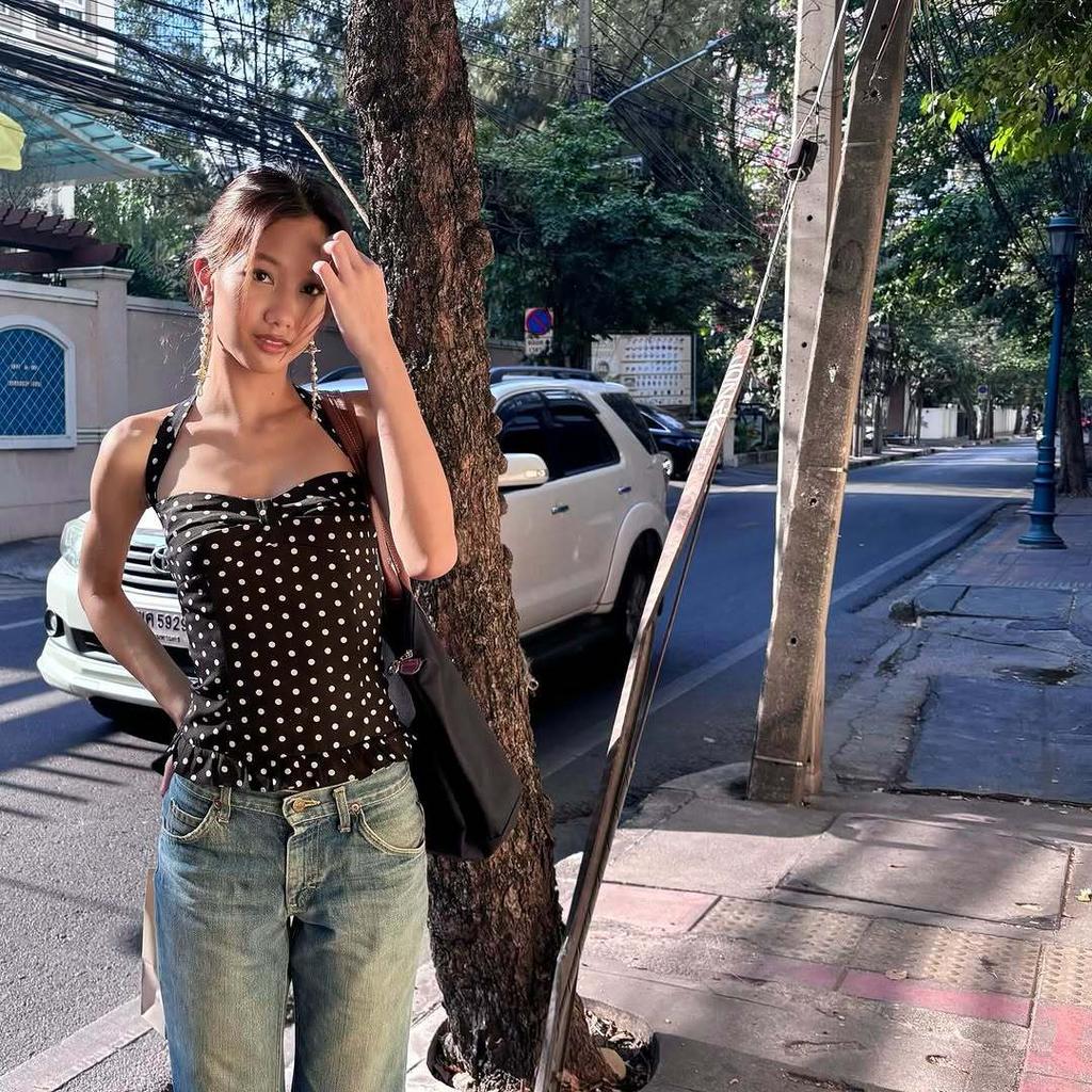 Женский топ в горошек, халтер, с низким вырезом, на завязках, с оборками, халтер, без рукавов, облегающий, летний тренд, уличный базовый жилет