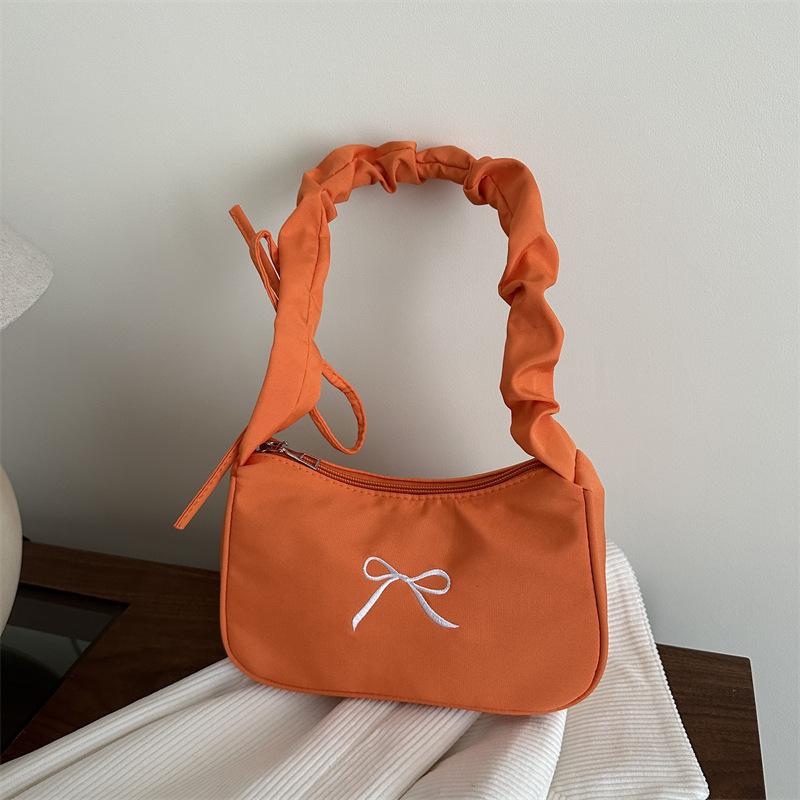 Сумка подмышку женская 2025 модная маленькая квадратная сумка простая повседневная на плечо женская сумка