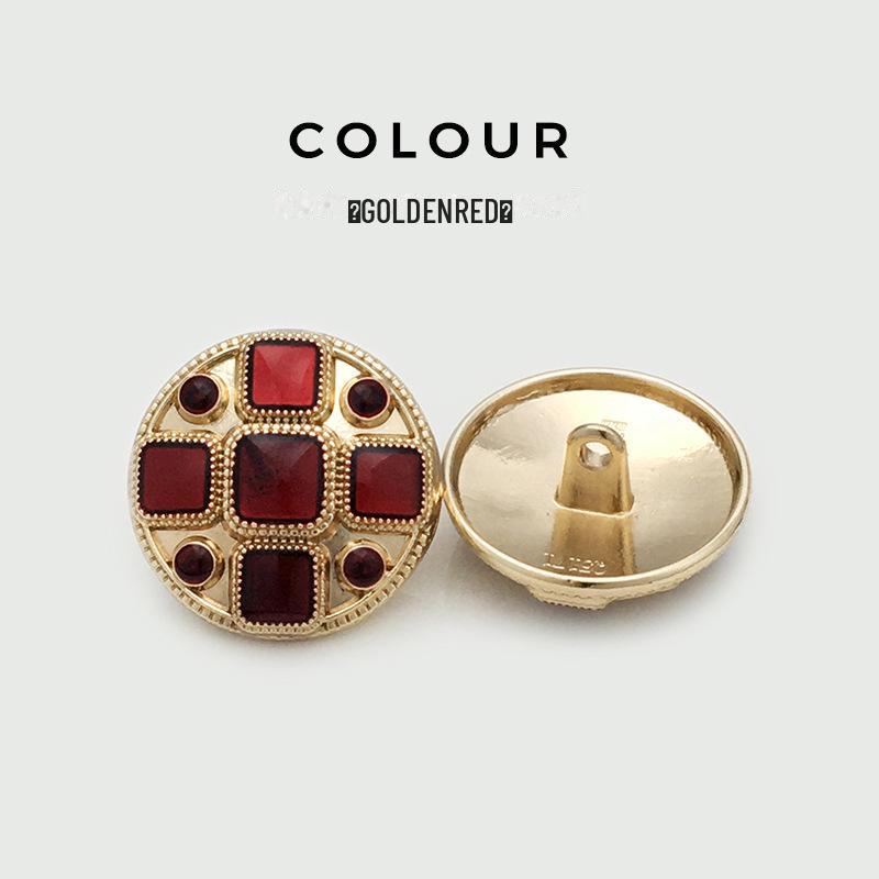 Пиджак с круглыми металлическими пуговицами и меховой отделкой - женский свитер-пальто