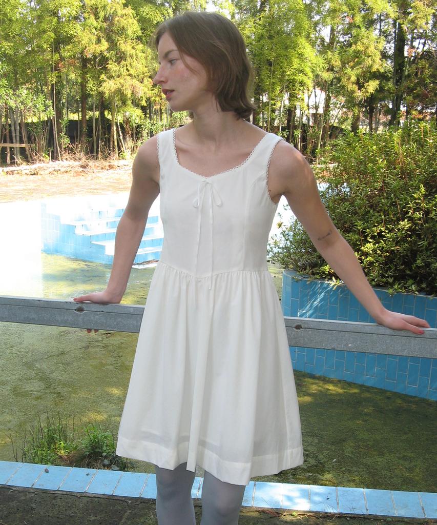 Sinun Round Shirring Sleeveless Dress (Cream)