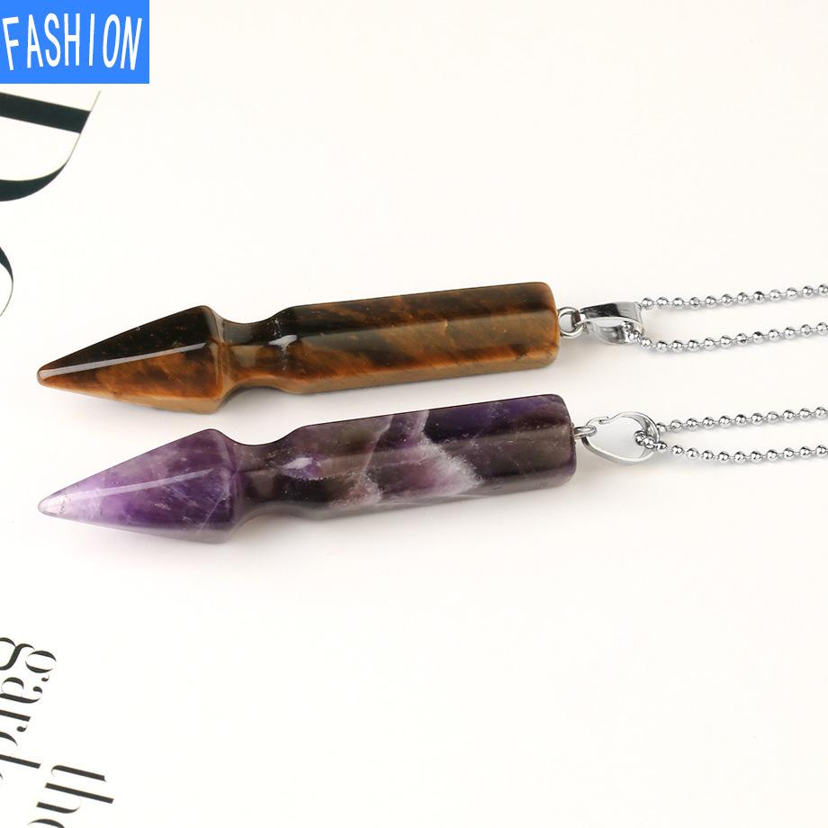 Ожерелье с подвеской из натурального полудрагоценного камня и кристаллами