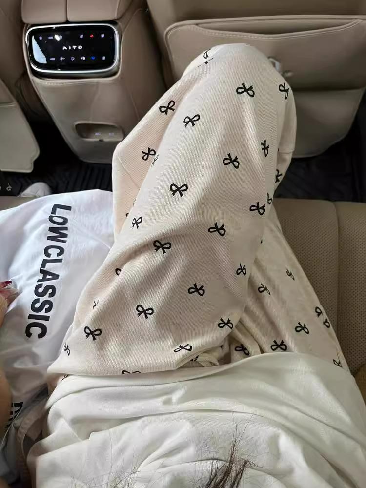 Маленькие корейские брюки с широкими штанинами и принтом-бантиком - Стройнящий драпированный дизайн для весны/осени