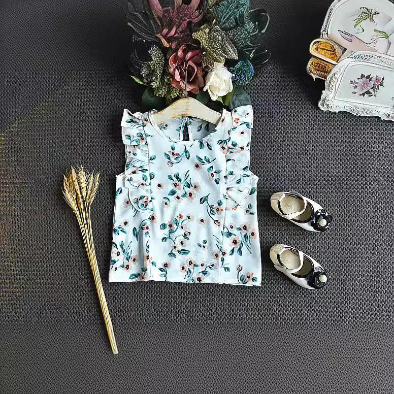 Летний комплект из двух предметов: топ с цветочным принтом и рукавами-крылышками + свободные однотонные шорты для девочек