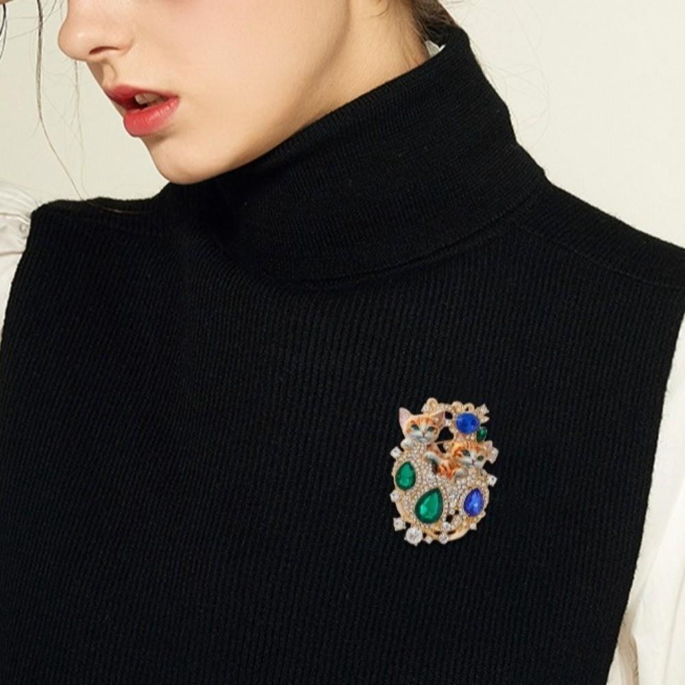 Exquisite Enamel Cat Lapel Pin Light Luxury Jewelry Accessories Delicate Two Cat Brooch Gifts
