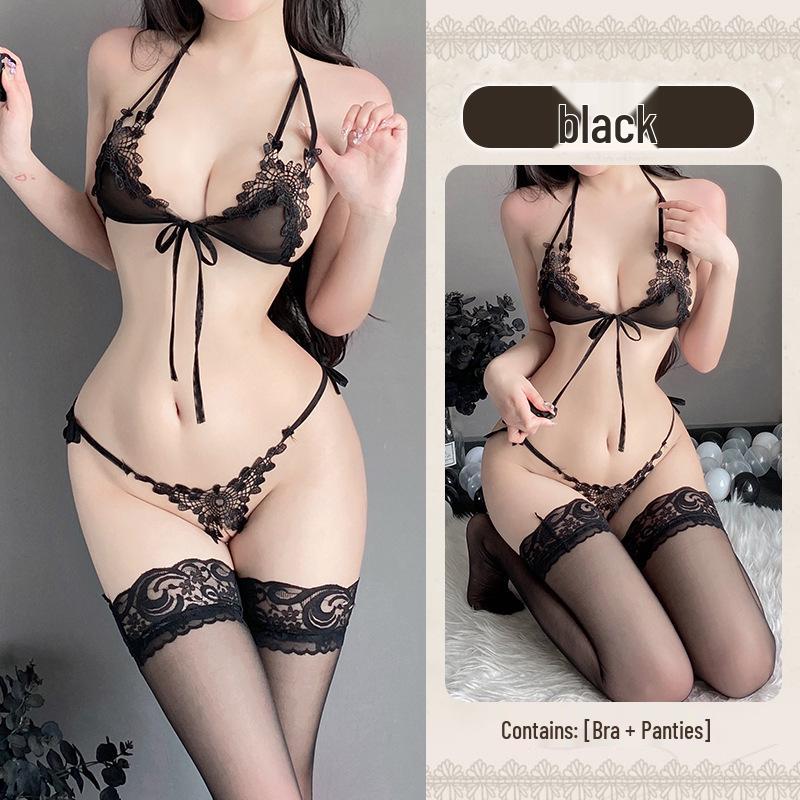 Кружевной комплект нижнего белья из трех предметов: Соблазнительный дизайн с открытой промежностью для маленькой груди