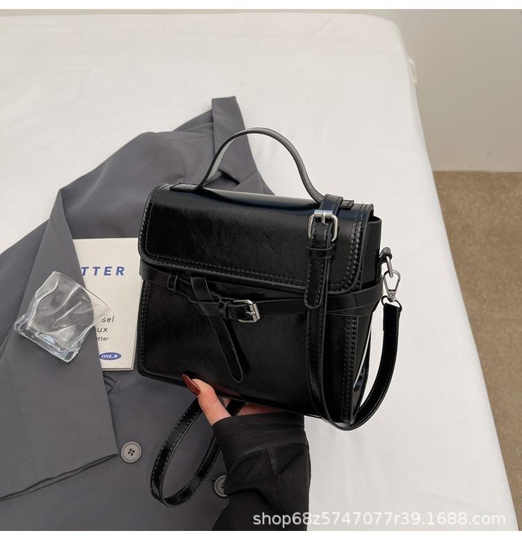 Korean version niche bag women's handbag 2025 new high-end simple small square bag commuter casual shoulder messenger bag