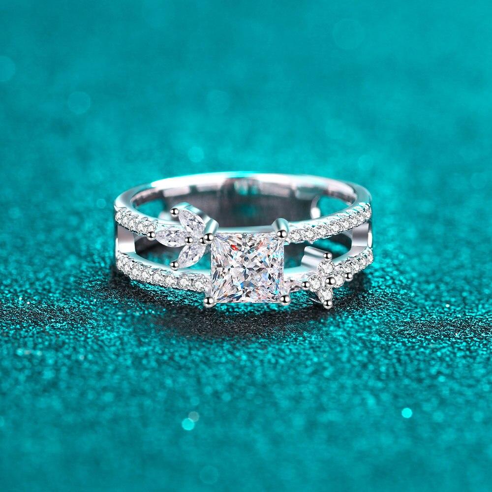 Bague Ringen Четыре когтя D Цвет 1 карат Принцесса огранка Муассанит Кольцо S925 Серебряная пластина Pt950 Платиновые украшения для женщин Свадебные украшения