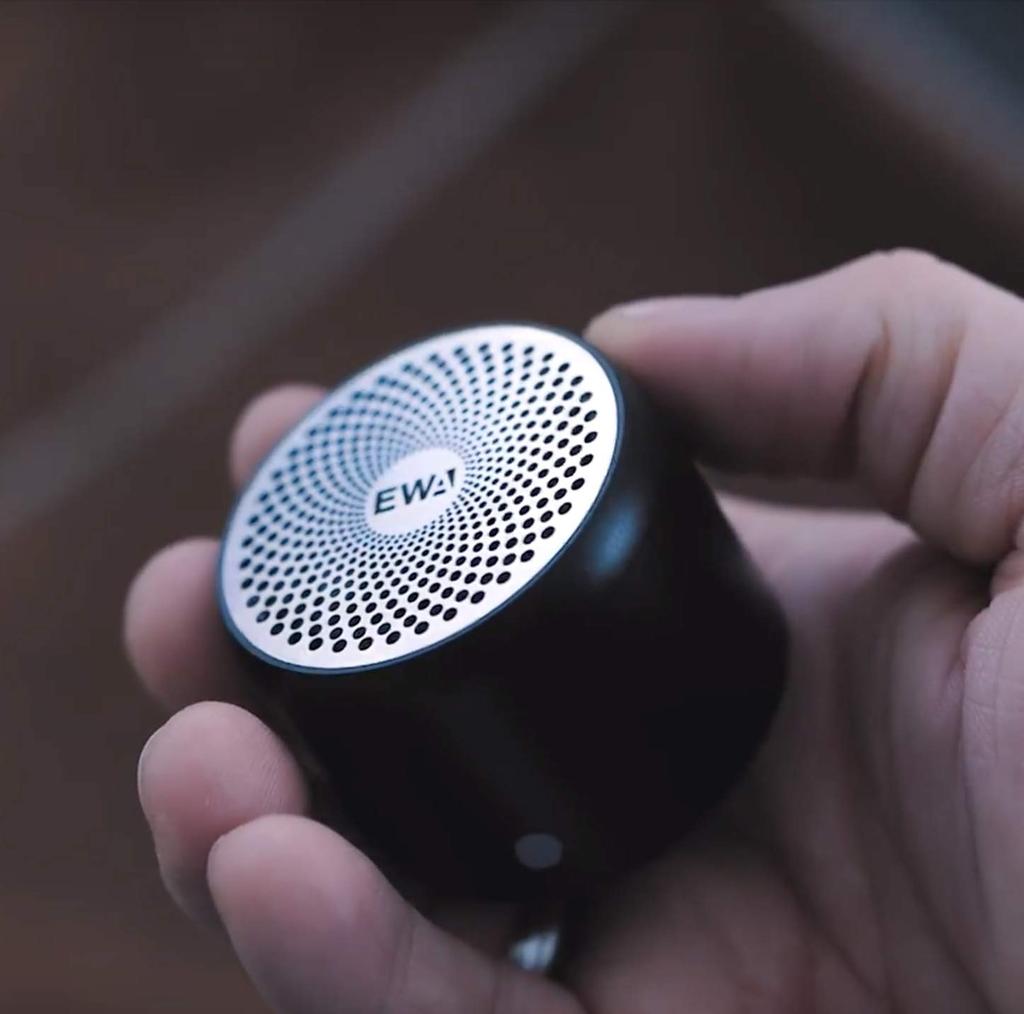 EWA A106 Портативный мини беспроводной Bluetooth-динамик с дорожным чехлом EVA, часы непрерывной водонепроницаемости с пассивными автомобилями и [12 воспроизведение/IP67