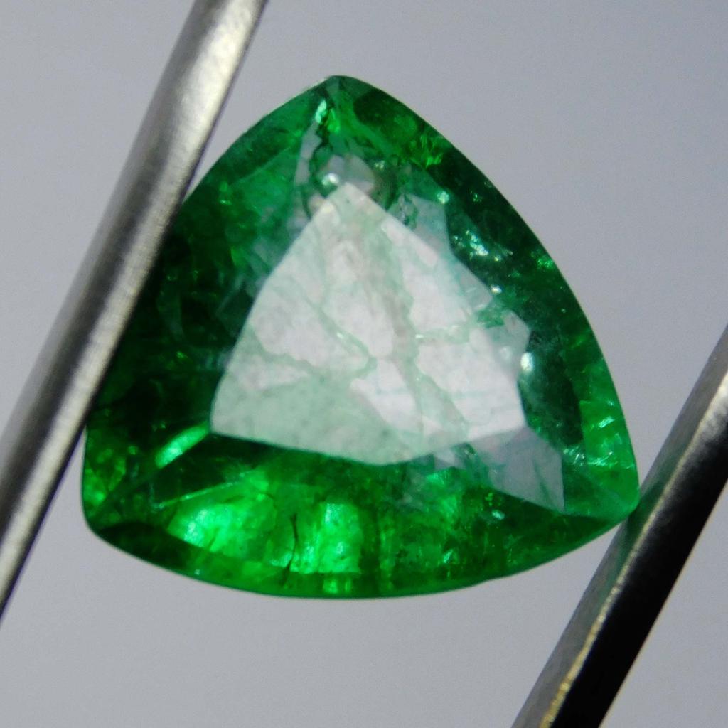 Natural Colombian Emerald Trillion Cut 6.62 Ct Green Loose Gemstone