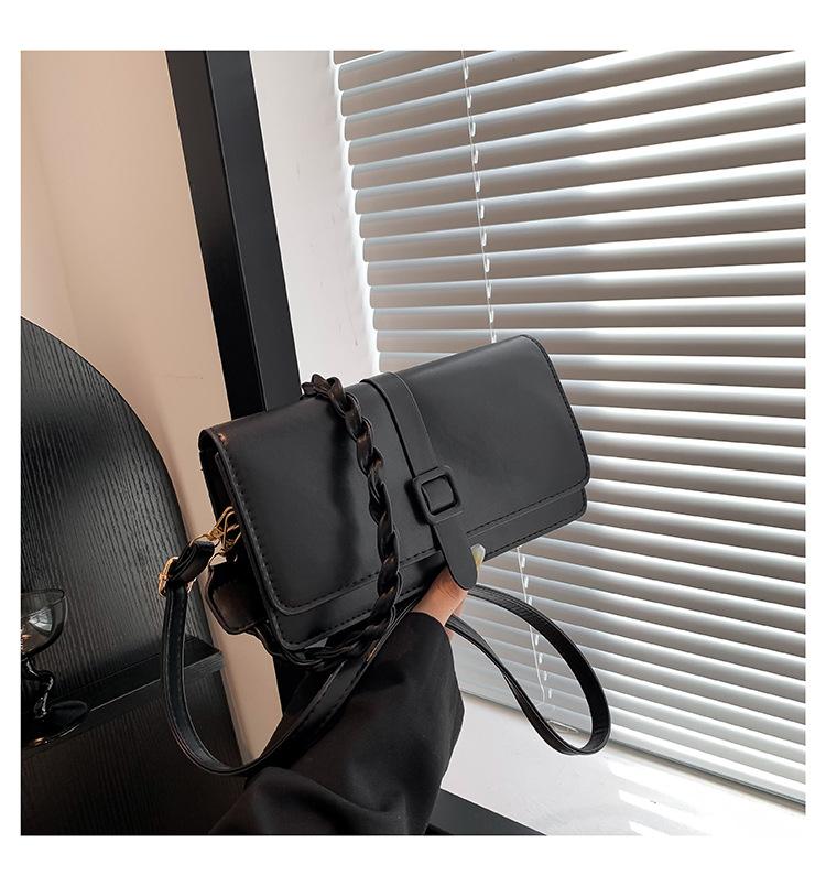 Осенью и зимой популярная маленькая сумка женская 2024 новая модная корейская версия универсальная сумка-мессенджер интернет знаменитости плечо мода маленькая