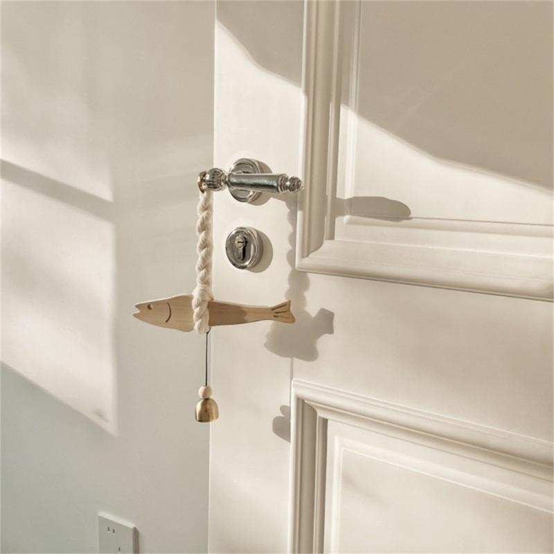 Handcrafts Wooden Fish Door Chimes Hanging Ornament with Bells Door Pendants for Home Office Decoration Wall Art Decors