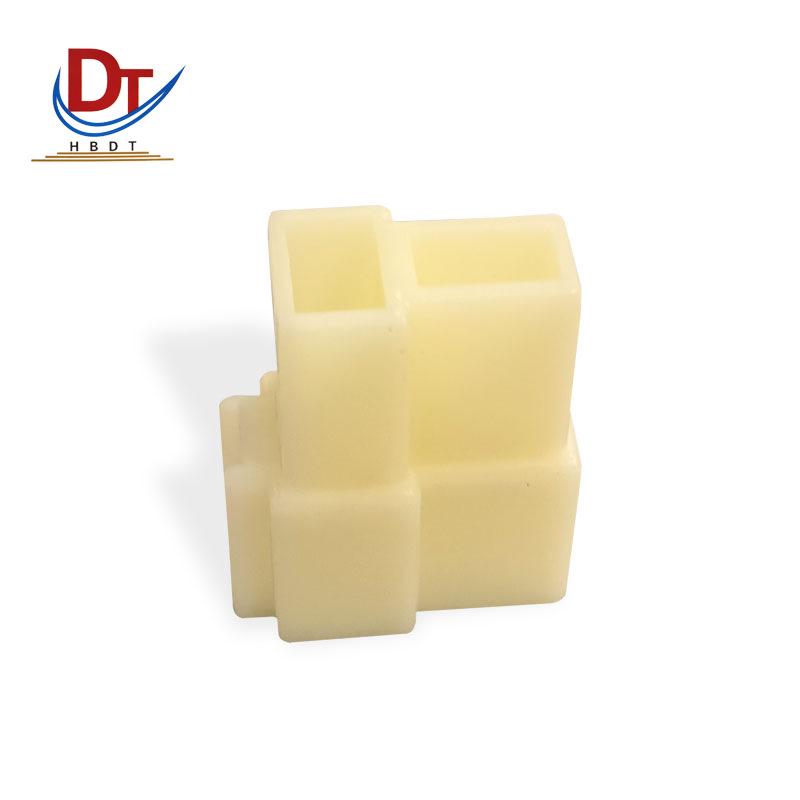 Автомобильная коса DJ7021A-7.8-11: 2-контактный электронный разъем с пластиковой оболочкой и вставляемым компонентом.