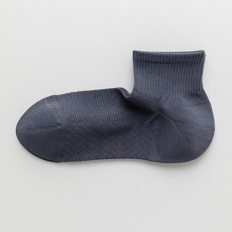 Men's Summer Thin Solid Color Sweat-absorbing and Odor-proof Short Socks Breathable Thin Mesh Business Short Socks for Men