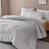 Royal Bedding Warm Winter 7-Hole Polyester Quilt