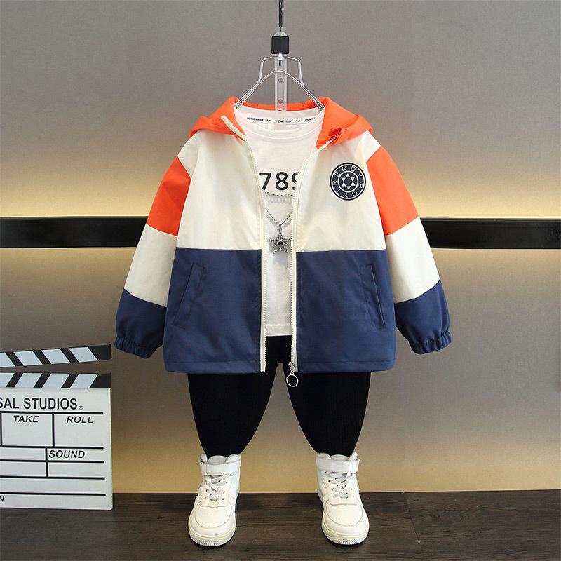 Детская красивая куртка на молнии с капюшоном 2025 года, модная куртка для мальчиков из хардшелла