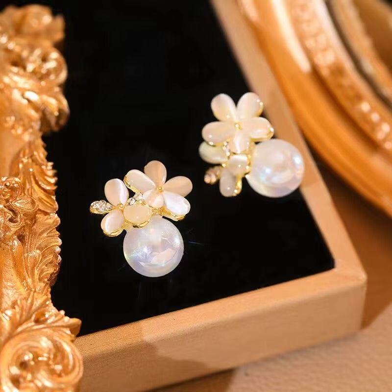 Sparkling Pearl Earrings, High-end Earrings, Elegant Pure White Earrings, Autumn and Winter Simple, High-end, Fresh,