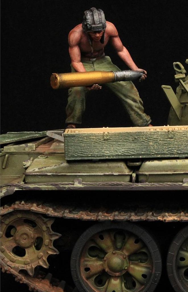 Paracel Miniatures Current North Vietnamese Tank Crew Ammunition Supply Work Set Resin Unpainted Kit BVN3521 1/35 (НВА) (5 кусков) (люди)