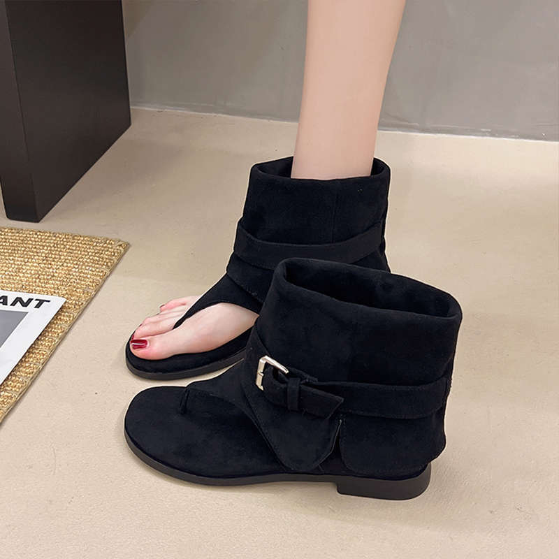 Французские сандалии с перемычкой женские лето 2025 новые на плоской подошве крутые ботинки брюки с рукавами короткие ботинки плоские шлепанцы