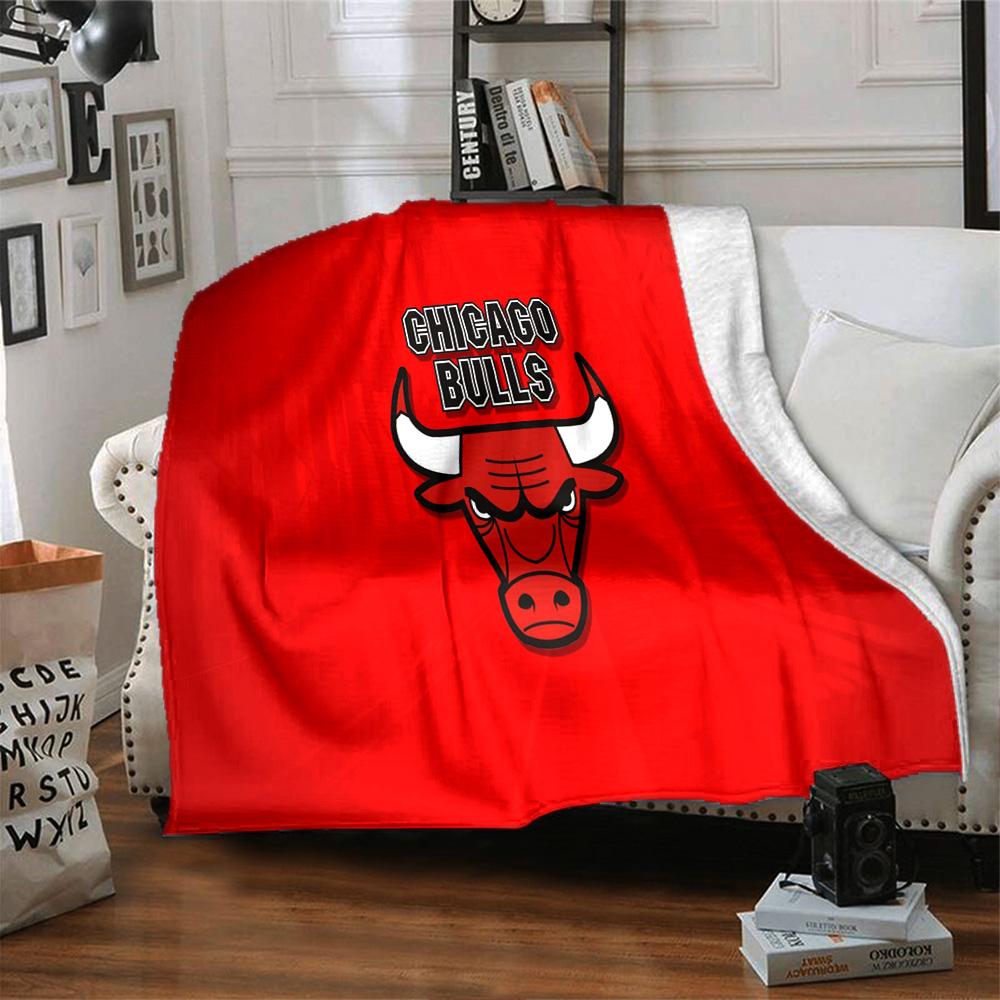 Chicago-Bulls Logo Flannel Blanket, Soft Polyester, Modern Design, All-Season for Camping, Travel, Gifts for holidays or birthdays