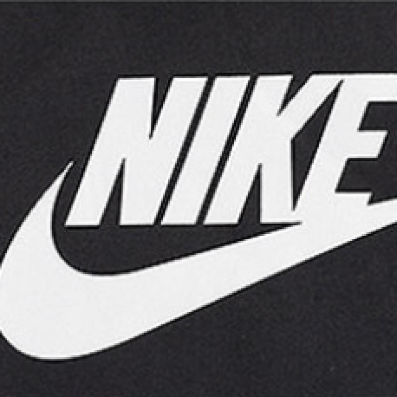 Nike Спортивный свитер с капюшоном