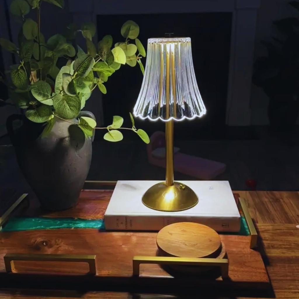 Хрустальная романтическая настольная лампа - Подходит для украшения спальни, письменного стола и столовой, настольная лампа с ретро-нотками