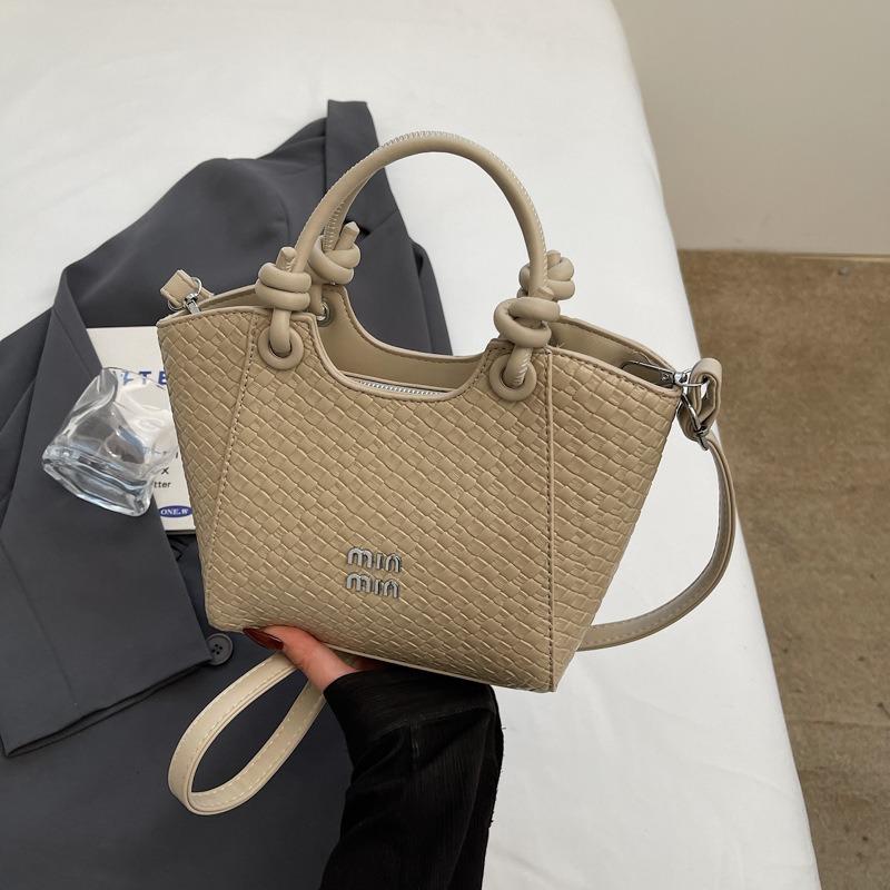 Нишевые плетеные сумки женские новые летние универсальные сумки-мессенджеры модные сумки-тоут сумки-ведра