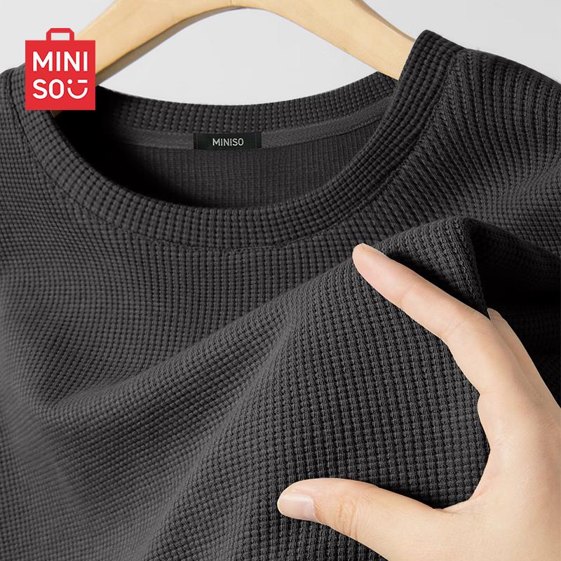 MINISO Мужская повседневная свободная футболка с коротким рукавом 2026