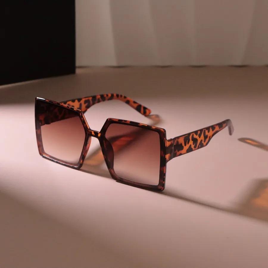 Classic Square Sunglasses Women Men Fashion Vintage Sun Glasses Female Male Designer Casual Travel Shades