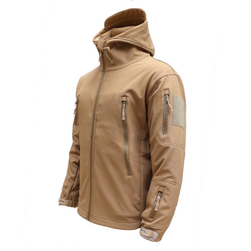 Тактическая зарядная куртка Sharkskin Softshell Charge для активного отдыха на открытом воздухе