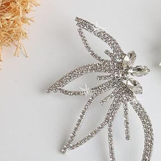 1 пара женских серег-гвоздиков с преувеличенным кубическим цирконием и кленовым листом, массивные роскошные блестящие серьги, модные аксессуары, ювелирные изделия, подарок