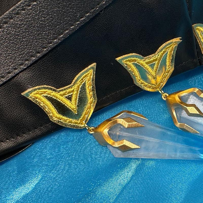 Исир Скирк играет косплея Мастера Тартальи в игре The Skirk Косплей