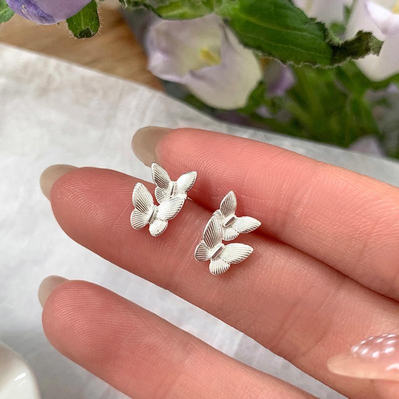 Butterfly Metal Stud Earrings Female Sweet Cute Gentle Unique Personality Fashion Trend Temperament Versatile Earrings